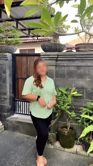 Amira, 39