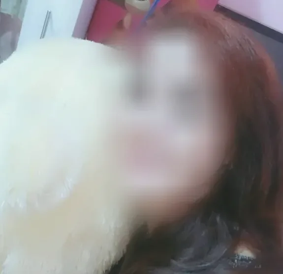 Claudia, 37