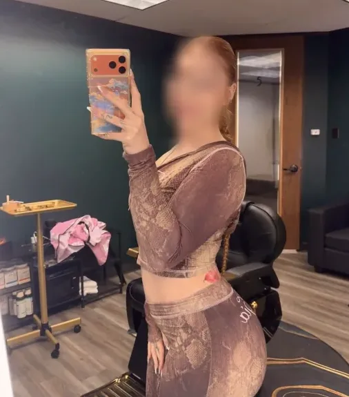 Emily, 27
