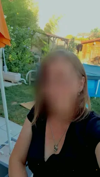 Helena, 37