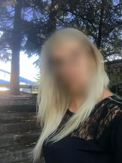 Janina, 32