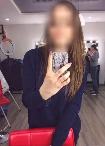 Julia, 29