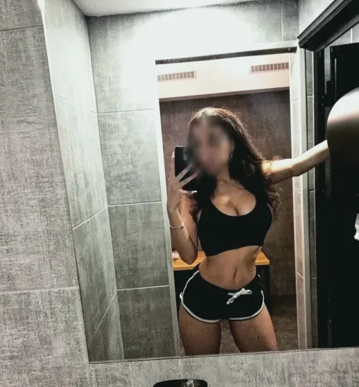 Laura, 31