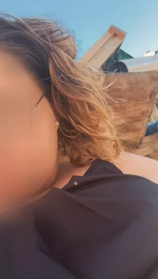 Lilly, 27