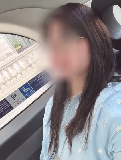 Lucia, 35