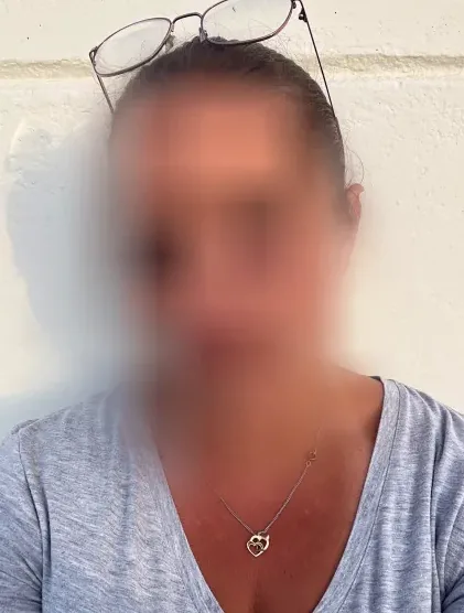 Nadja, 33