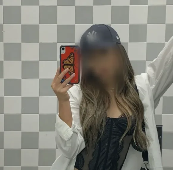 Özlem, 20