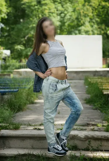 Sandra, 39