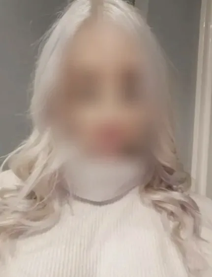 Sandra, 30
