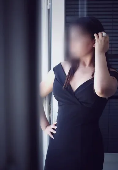Sarah, 37