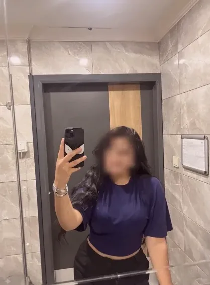 Sarah, 20