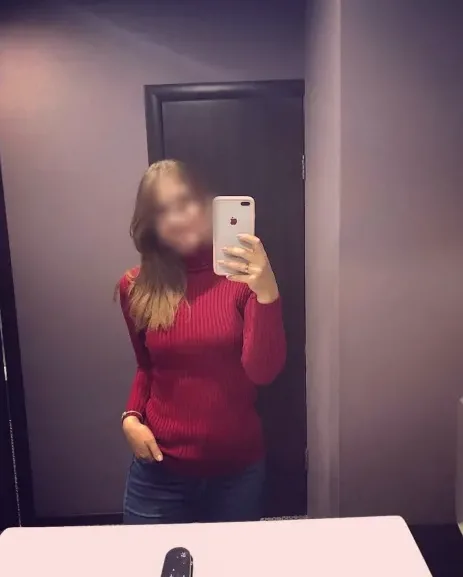 Vanessa, 32